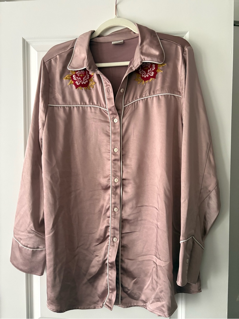 Lee Dusty Pink Satin Button-Down Shirt with Floral Embroidery